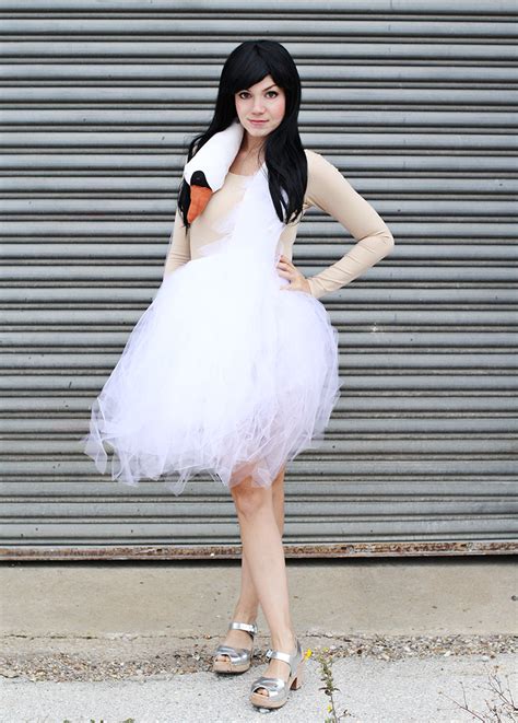 swan dress wiki